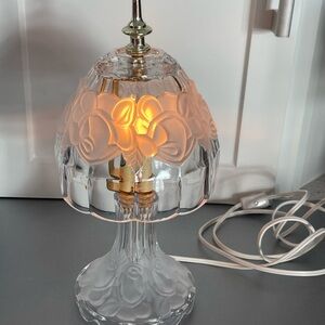 Vintage Frosted Crystal Clear Glass Boudoir Table Electric Lamp Roses 12”